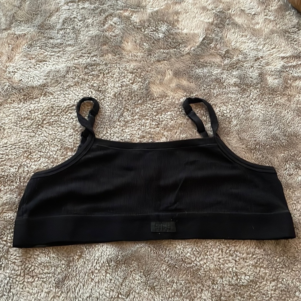 🌿SKIMS Bra Black